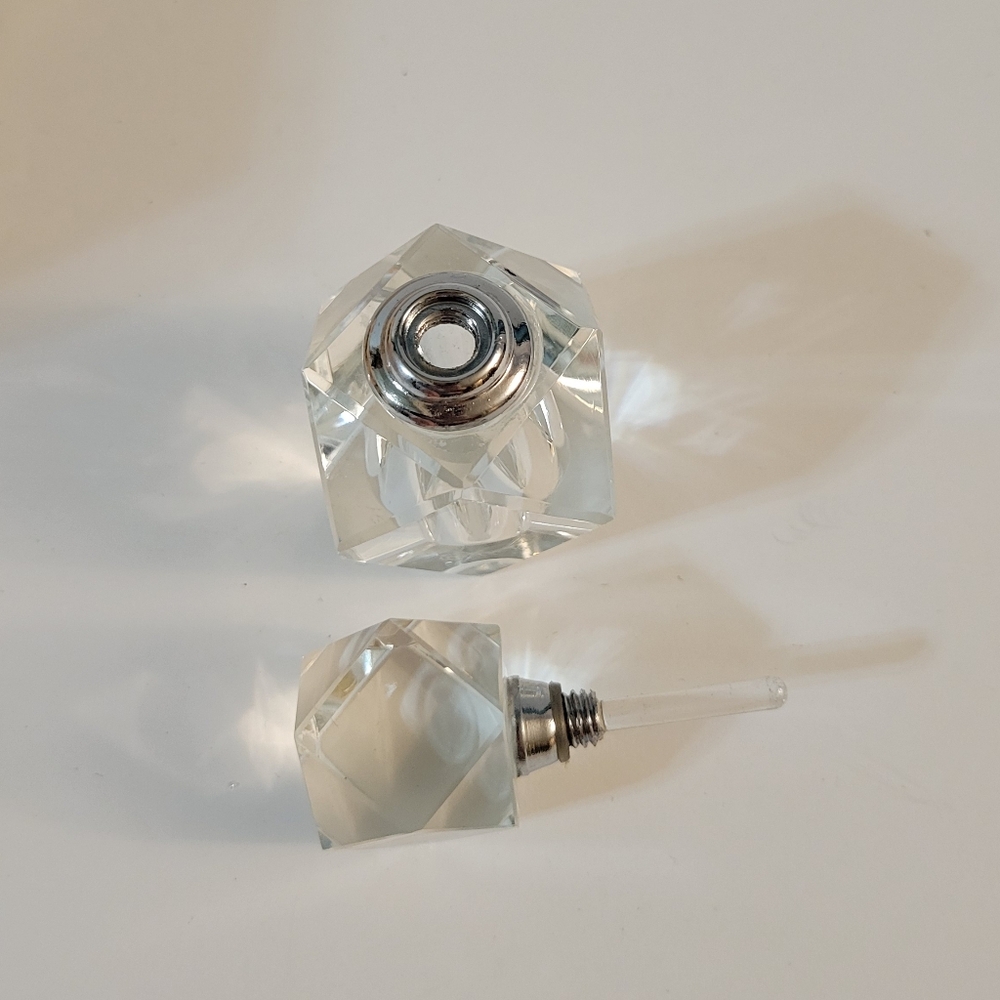 Oleg Cassini Hexagon Crystal Faceted Perfume Bottle - Picture 6 of 11